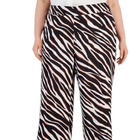 NWT-Plus Size‎ Zebra-Print High-Rise Wide-Leg Pants - Picture 4 of 11